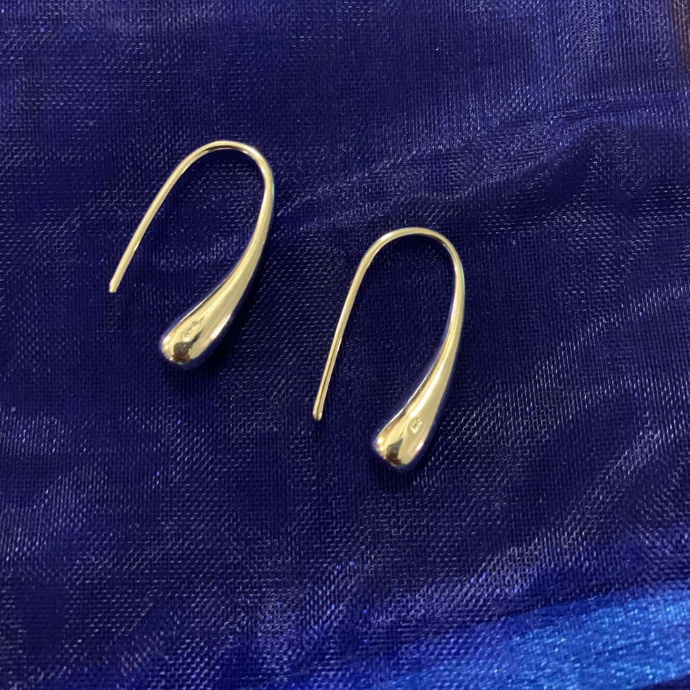 Silver plated Teardrop dangle earrings
